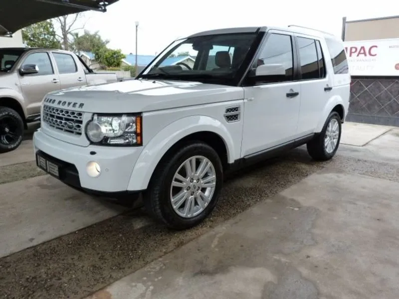 Land Rover Discovery 3.0 2012 photo - 9