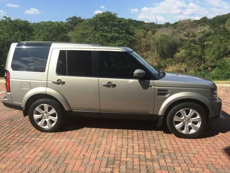 Land Rover Discovery 3.0 2014 photo - 4