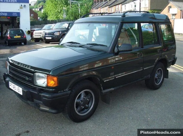 Land Rover Discovery 3.9 1993 photo - 11
