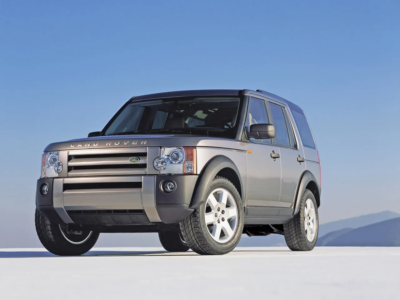 Land Rover Discovery 4.4 2004 photo - 10