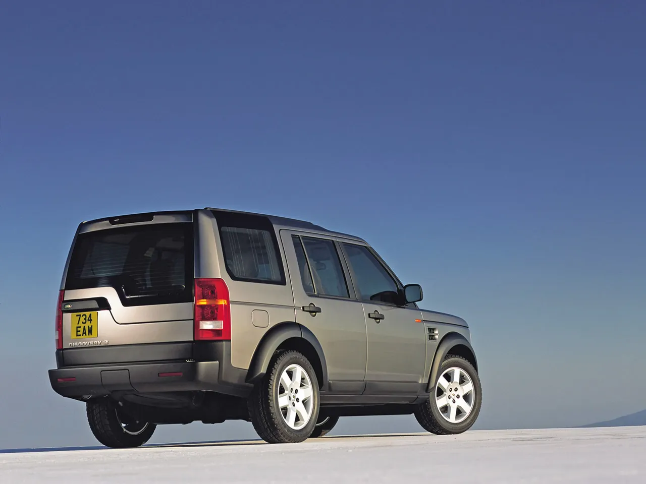Land Rover Discovery 4.4 2004 photo - 3