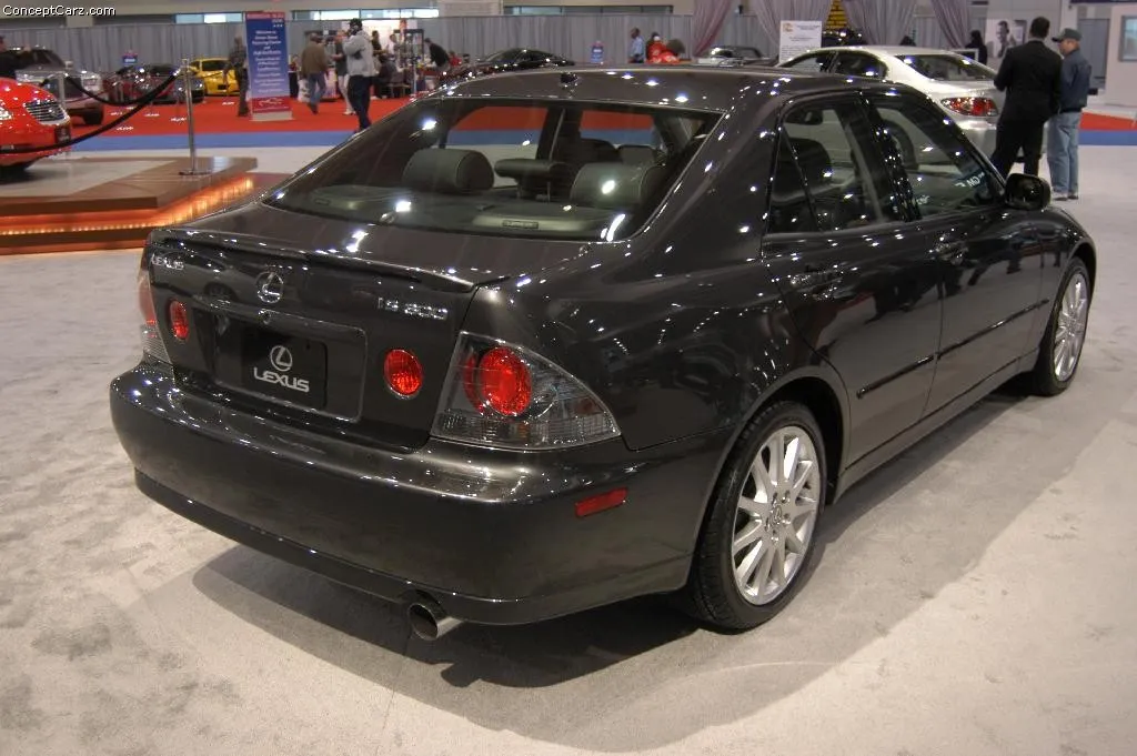 Lexus IS 300 2004 photo - 12