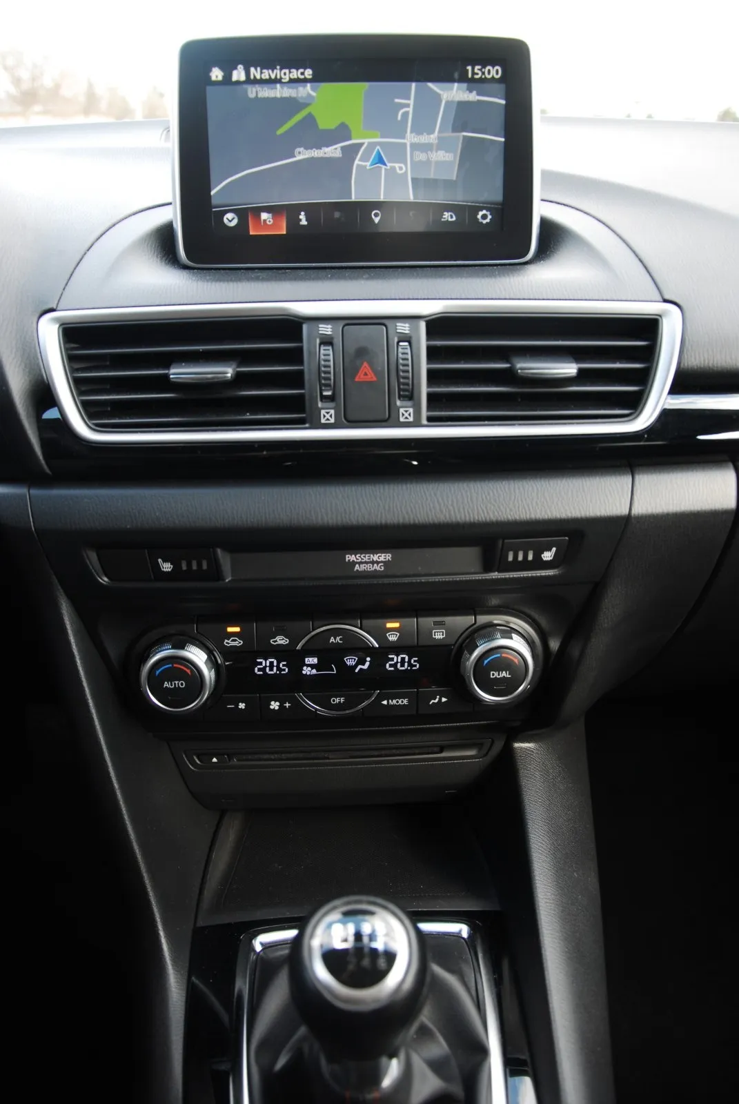 Mazda 3 1.5 2014 photo - 9