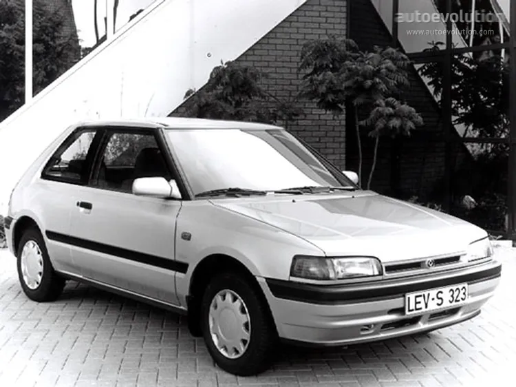 Mazda 3 1.6 1989 photo - 11
