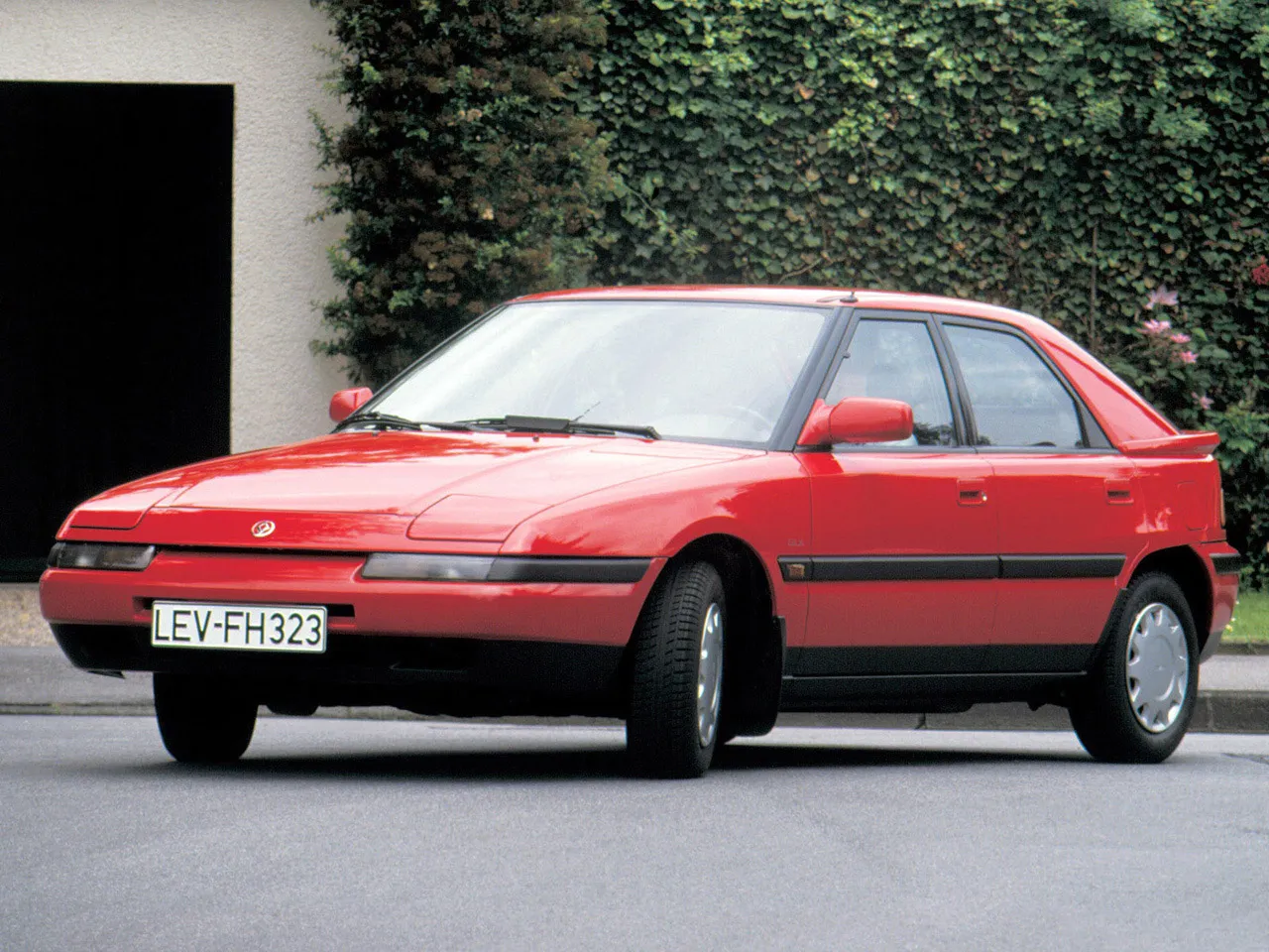 Mazda 3 1.6 1989 photo - 6