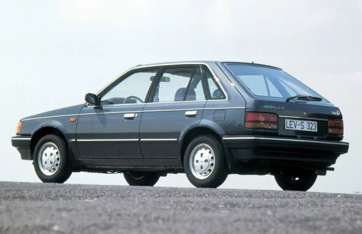 Mazda 3 1.6 1989 photo - 7