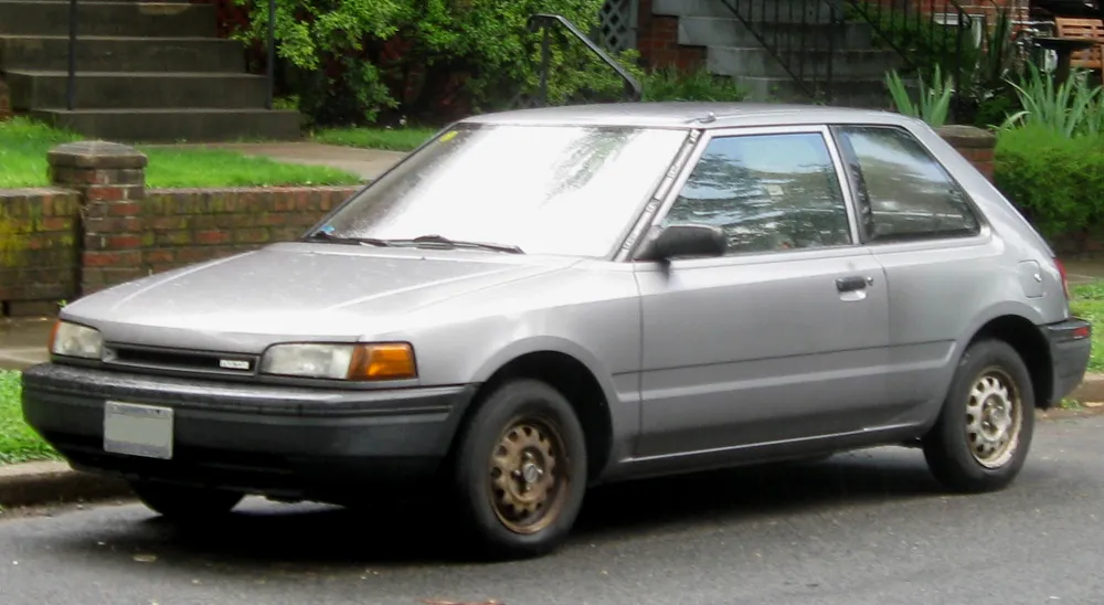 Mazda 3 1.6 1990 photo - 11