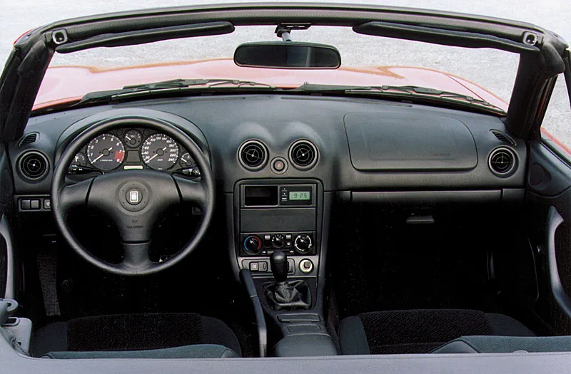 Mazda MX-5 1.8 1999 photo - 5