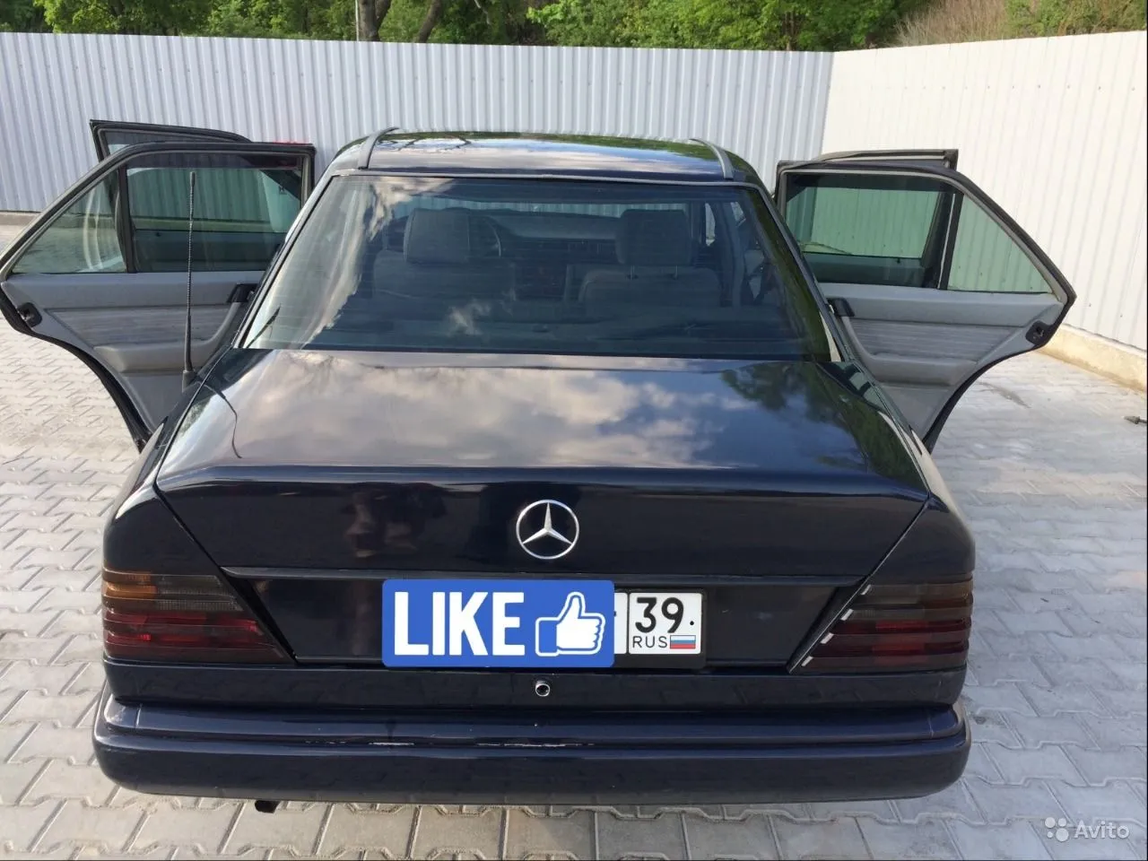 Mercedes-Benz E-Класс E 1988 photo - 1