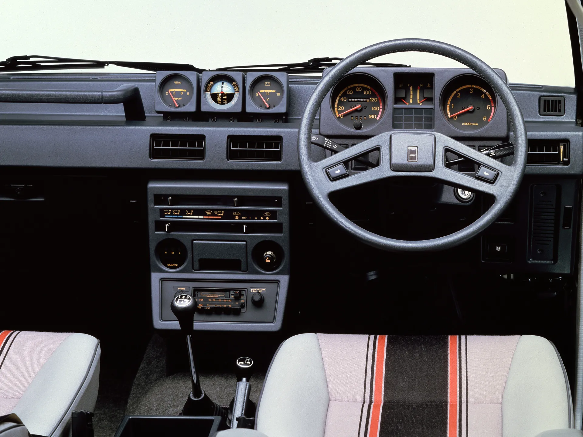 Mitsubishi Pajero 2.0 1983 photo - 6