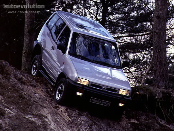 Nissan Terrano 2.4 1993 photo - 8