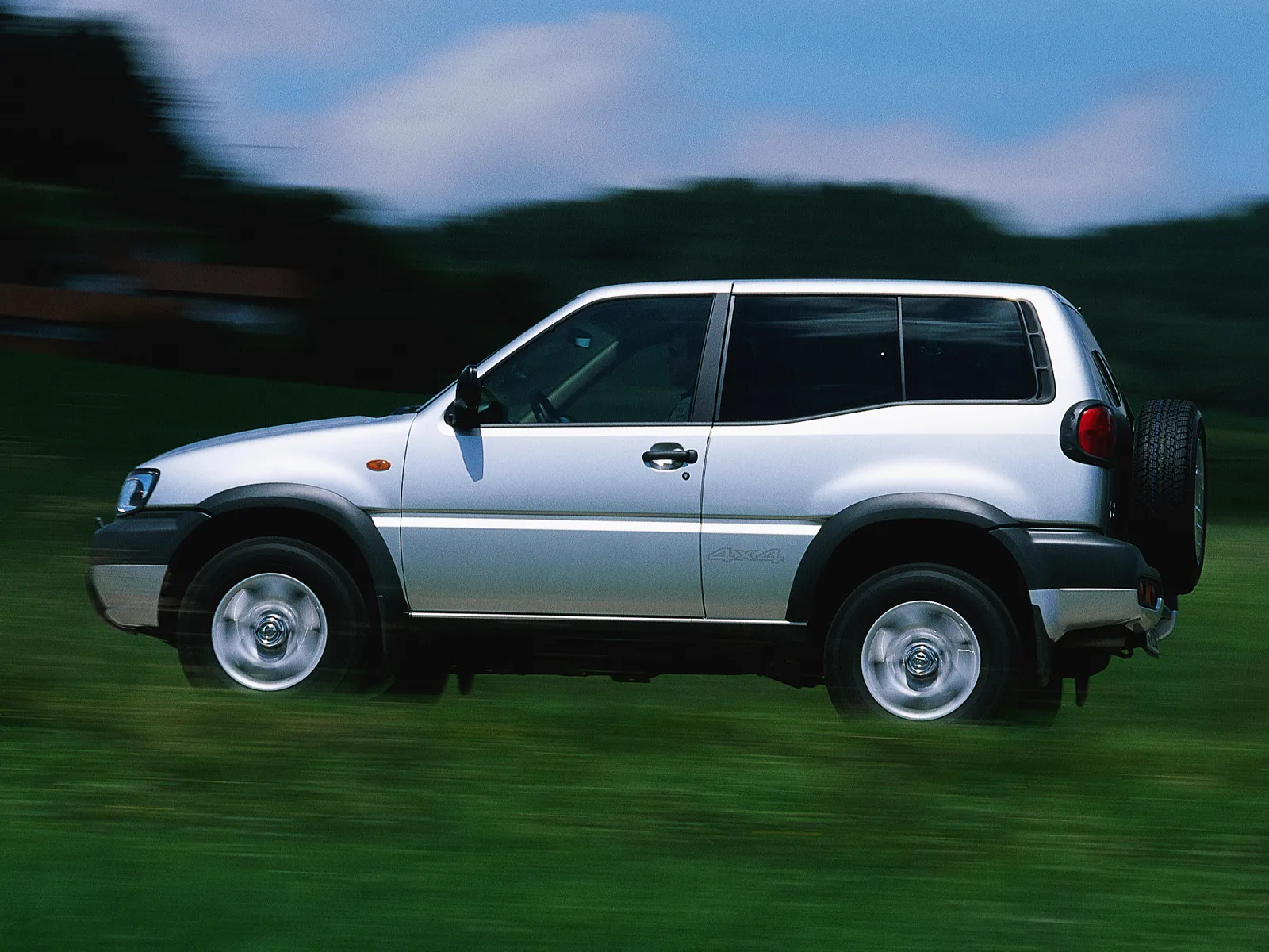 Nissan Terrano 3.0 1999 photo - 8