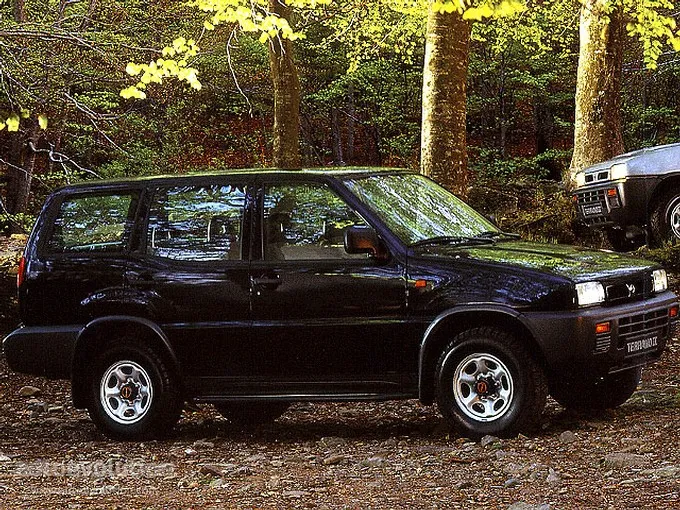 Nissan Terrano 3.3 1996 photo - 1