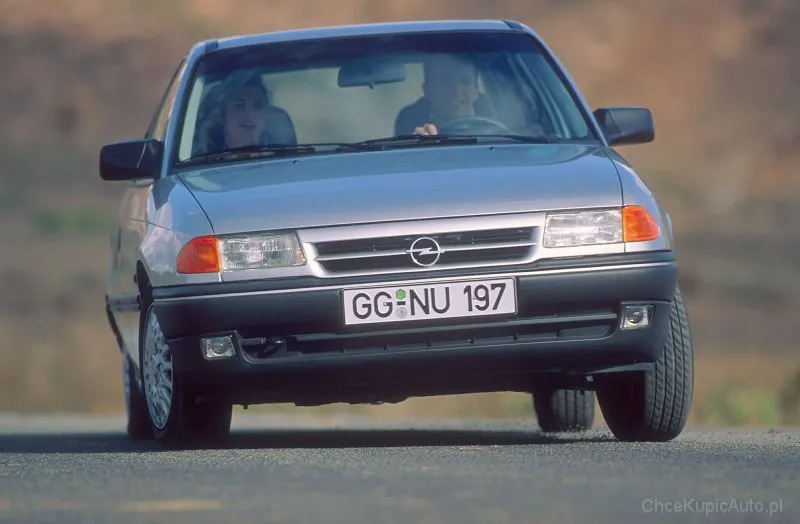 Opel Astra 1.2 1997 photo - 12