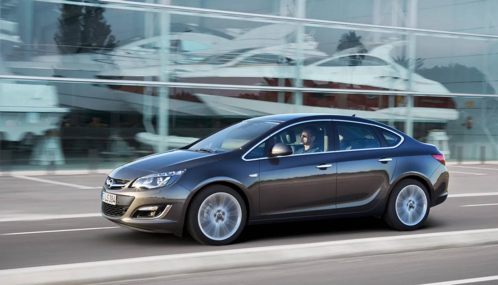 Opel Astra 1.2 2012 photo - 3