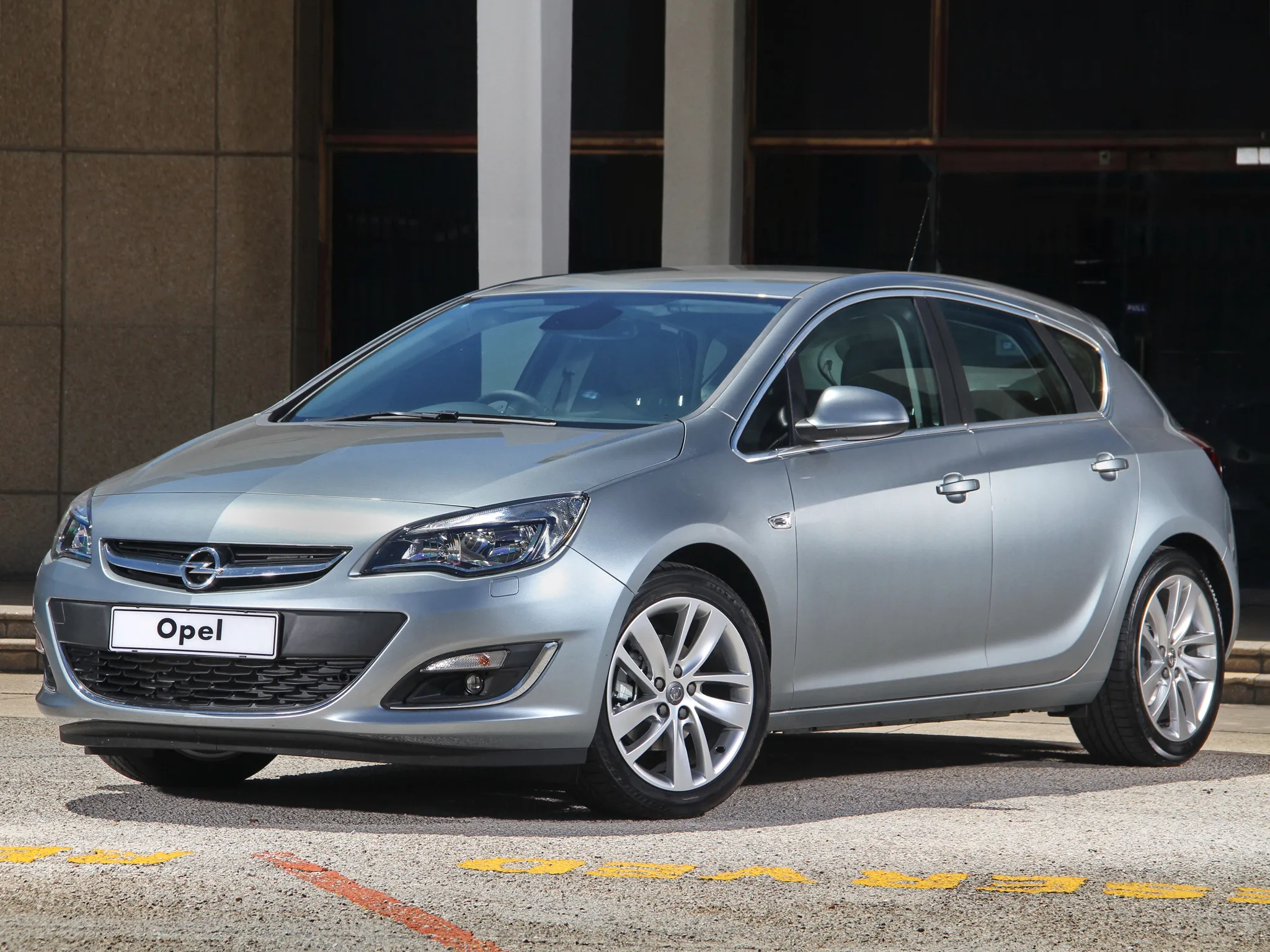 Opel Astra 1.2 2013 photo - 5