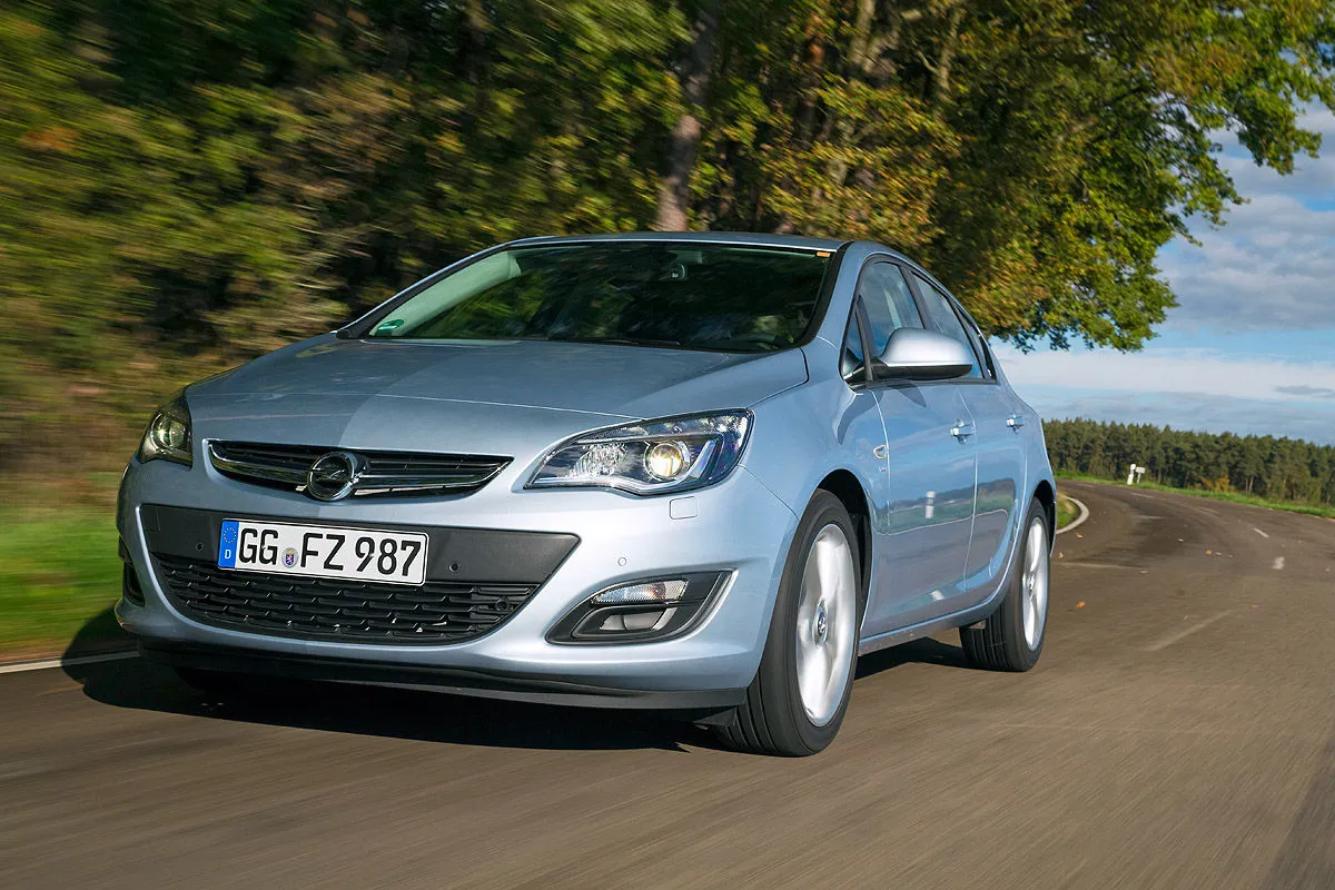 Opel Astra 1.2 2014 photo - 12