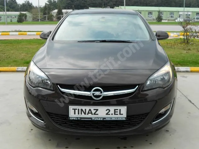 Opel Astra 1.3 2013 photo - 11