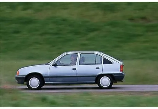 Opel Astra 1.4 1984 photo - 9