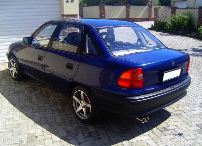 Opel Astra 1.4 1992 photo - 2