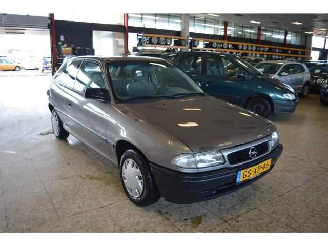 Opel Astra 1.4 1993 photo - 2