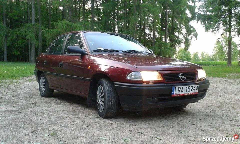 Opel Astra 1.4 1996 photo - 12