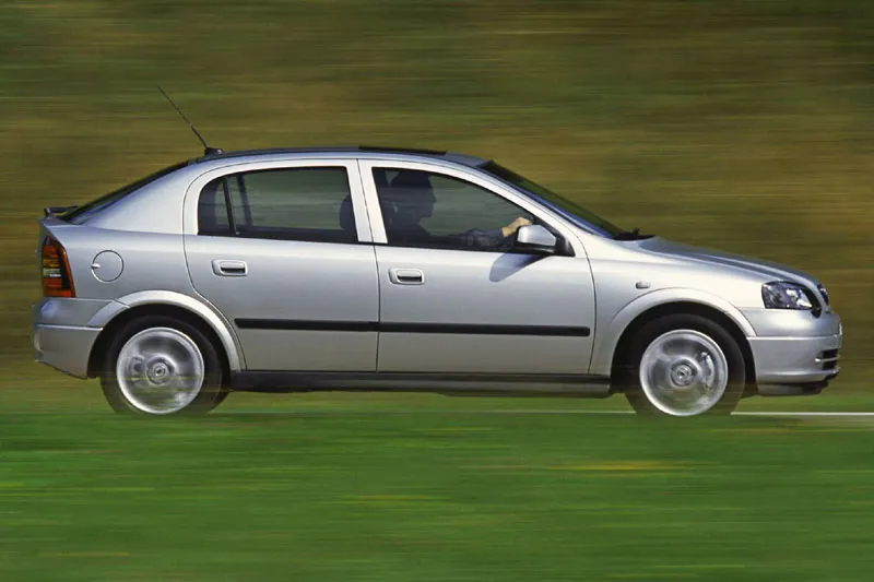 Opel Astra 1.4 2001 photo - 1