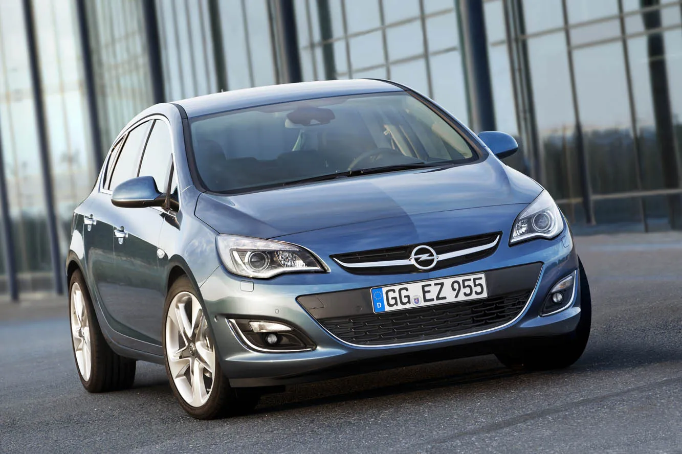 Opel Astra 1.4 2013 photo - 12