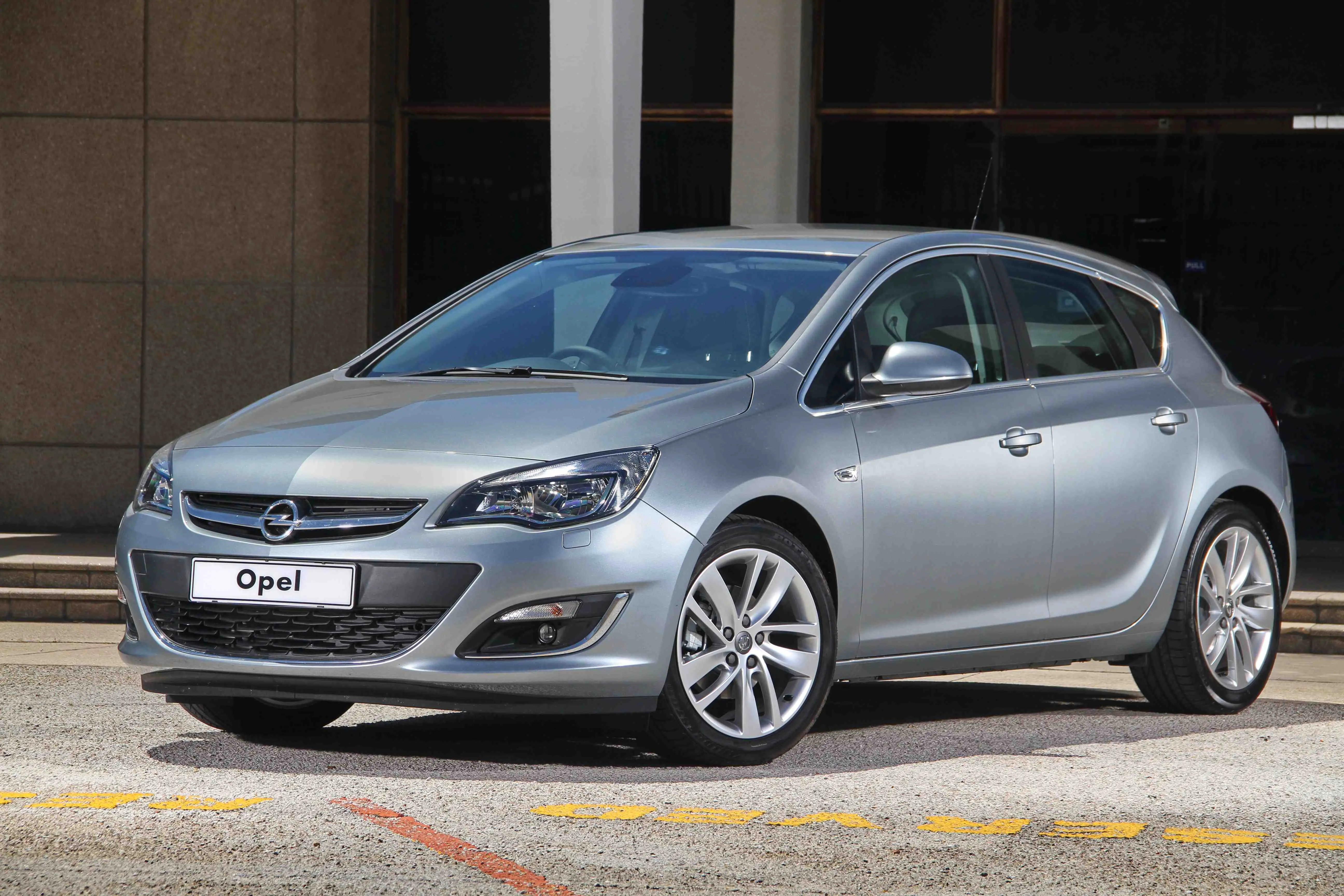 Opel Astra 1.4 2014 photo - 1