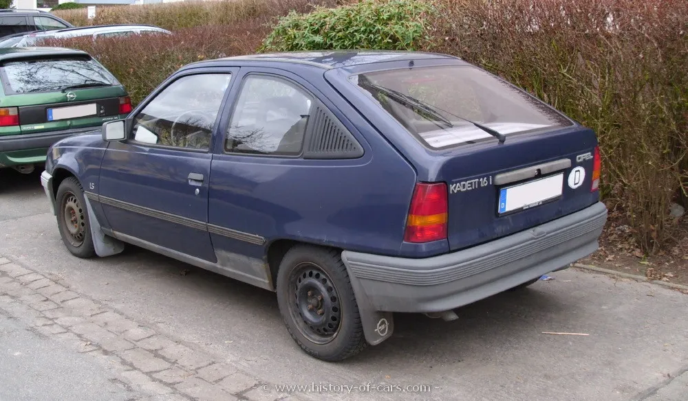 Opel Astra 1.6 1984 photo - 2