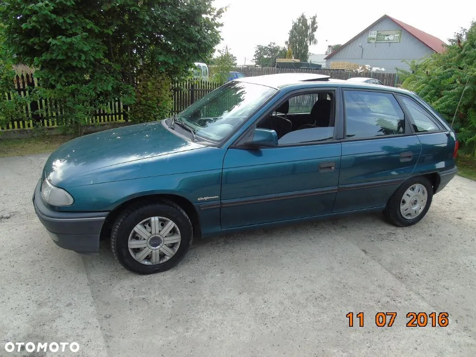 Opel Astra 1.6 1991 photo - 12