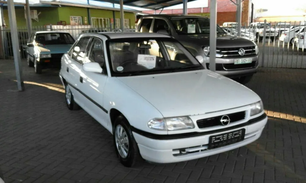 Opel Astra 1.6 1996 photo - 3