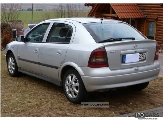 Opel Astra 1.6 2003 photo - 2