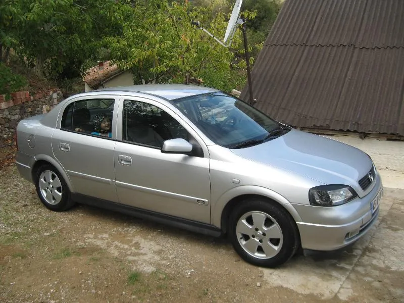 Opel Astra 1.6 2003 photo - 7