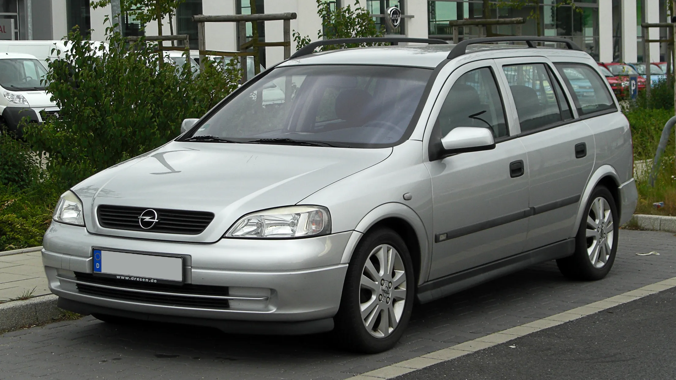 Opel Astra 1.6 2011 photo - 12