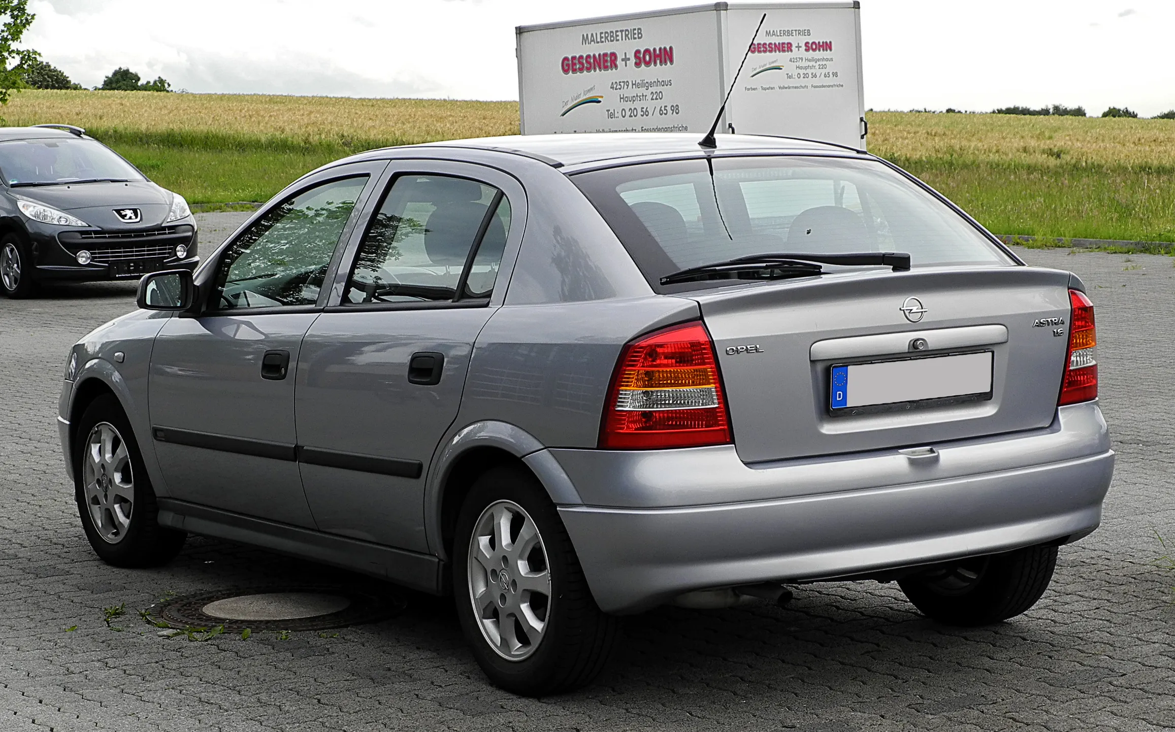 Opel Astra 1.6 2011 photo - 3