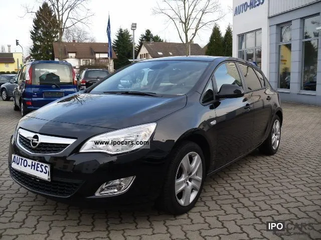 Opel Astra 1.6 2011 photo - 7