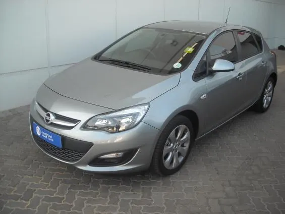 Opel Astra 1.6 2013 photo - 3