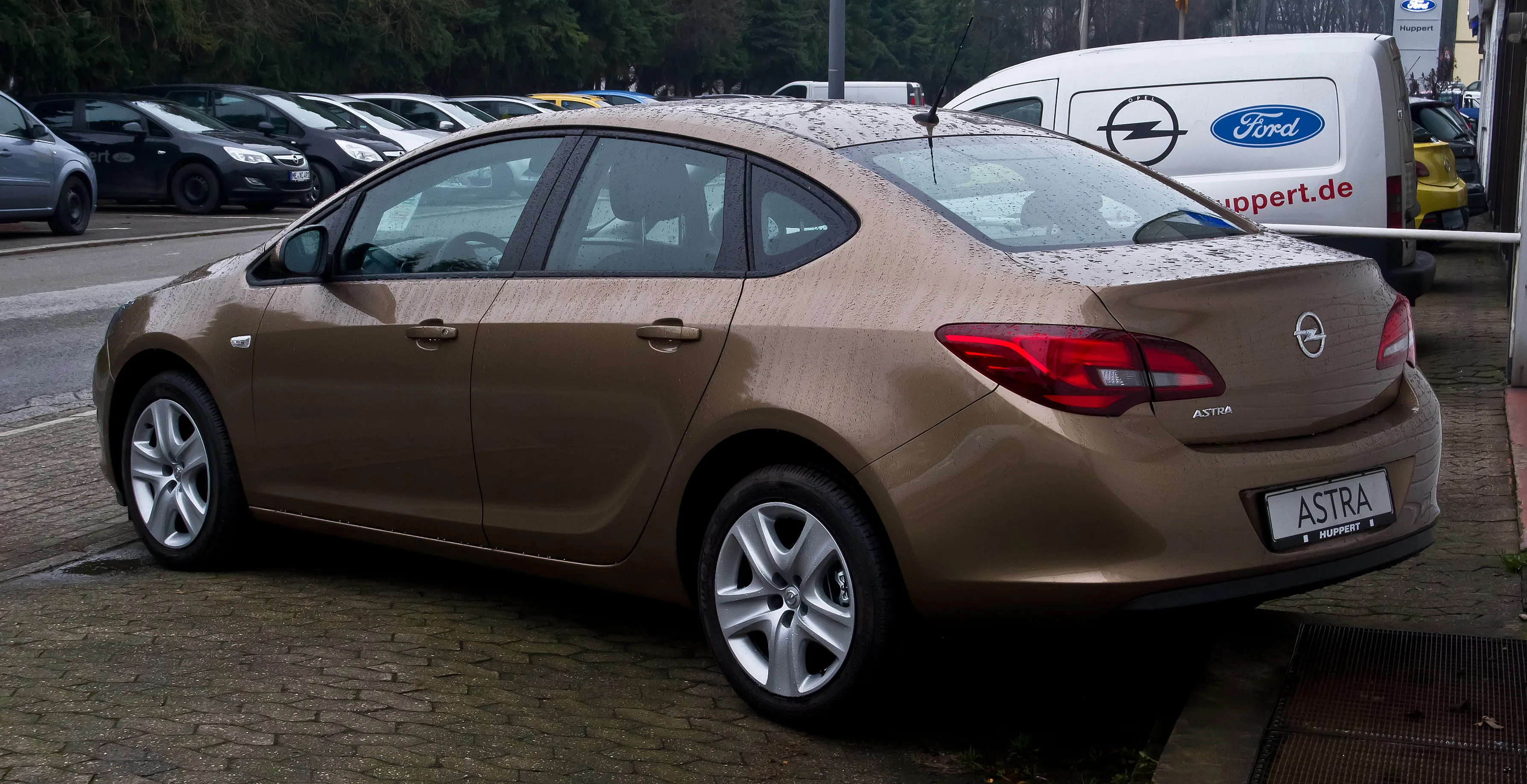 Opel Astra 1.6 2013 photo - 9