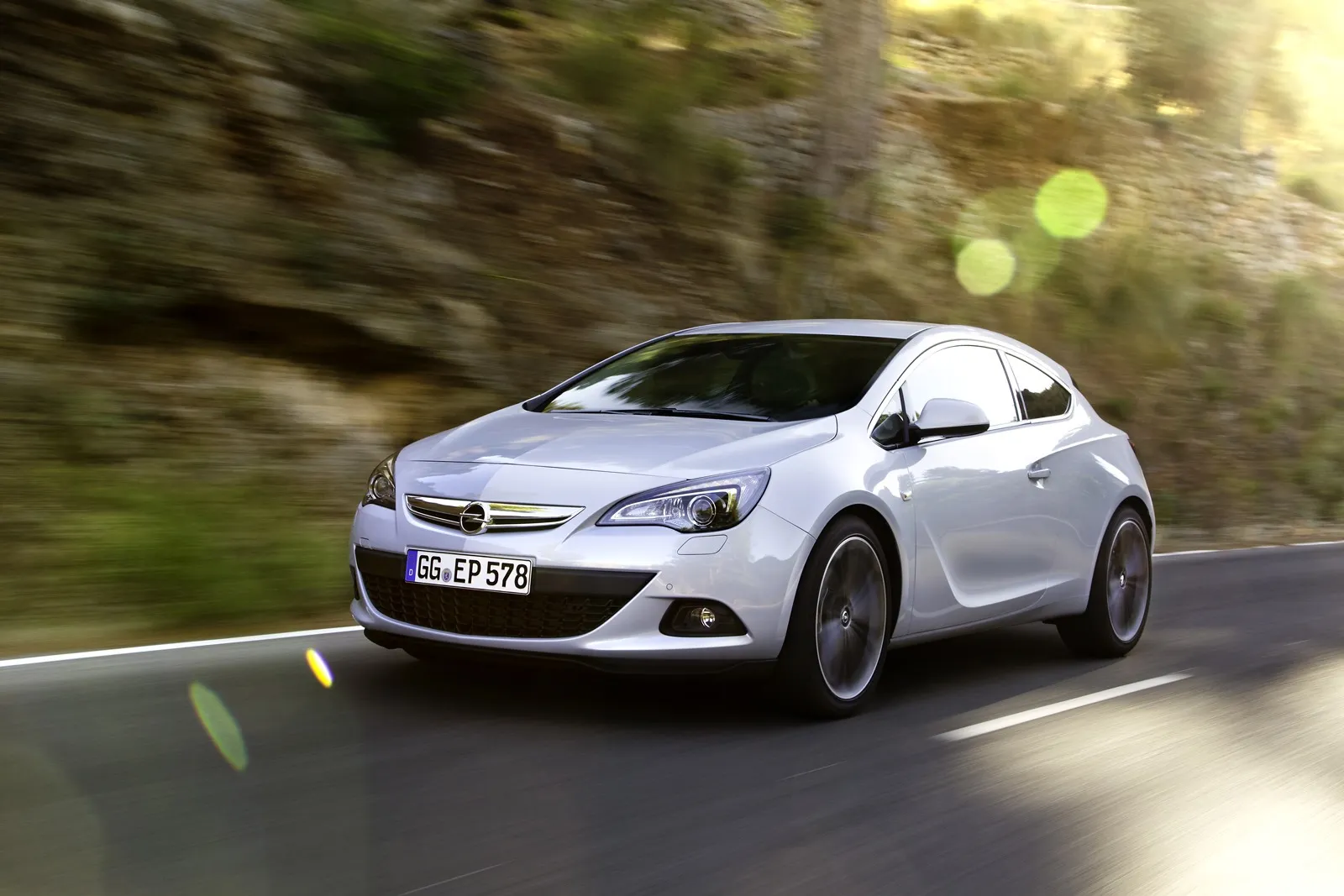 Opel Astra 1.6 2014 photo - 11