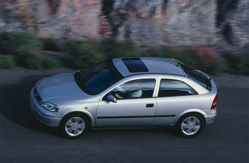 Opel Astra 1.7 2002 photo - 10