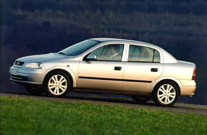 Opel Astra 1.7 2002 photo - 3