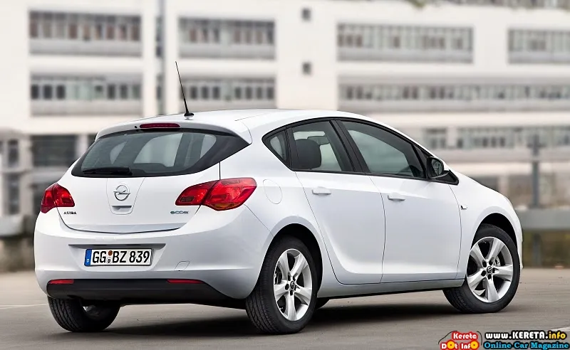 Opel Astra 1.7 2012 photo - 8