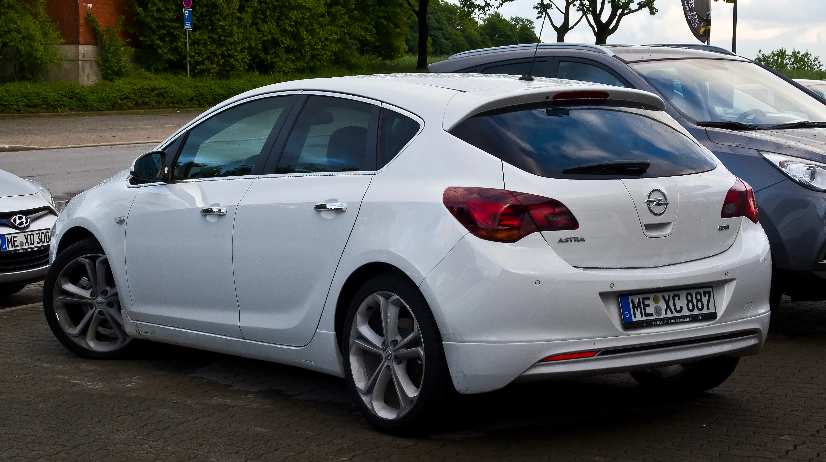 Opel Astra 1.7 2013 photo - 1