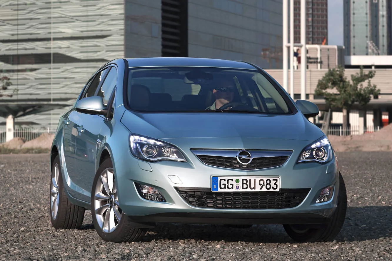 Opel Astra 1.7 2013 photo - 10