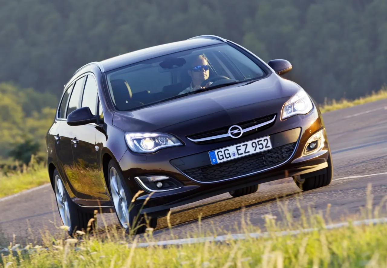 Opel Astra 1.7 2014 photo - 3