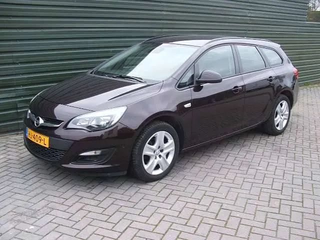 Opel Astra 1.7 2014 photo - 8