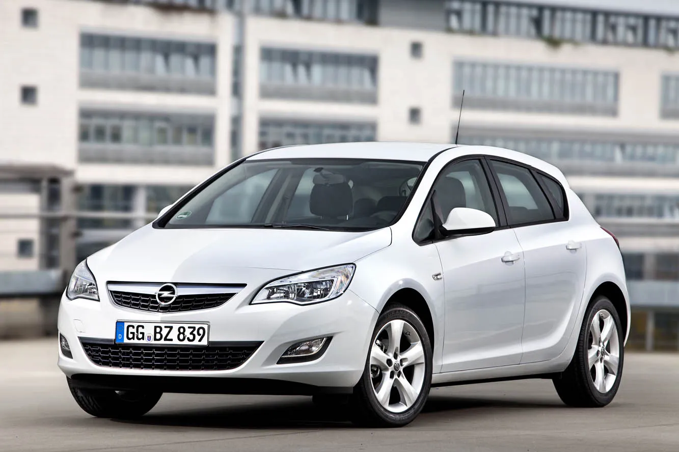 Opel Astra 1.7 2014 photo - 9
