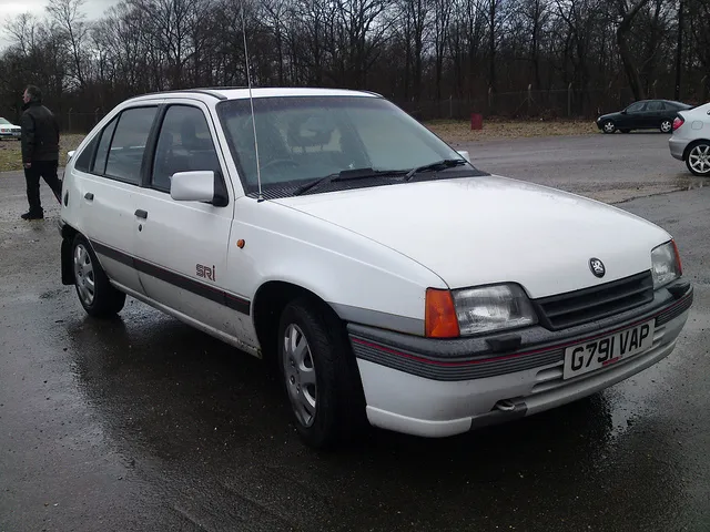 Opel Astra 1.8 1990 photo - 2