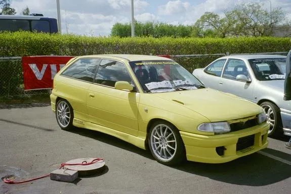Opel Astra 1.8 1996 photo - 1
